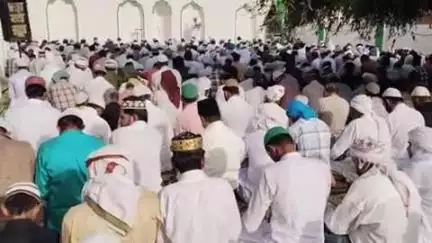 अनूपगढ़: ईद-उल-अजहा के अवसर पर वार्ड नम्बर 17 स्थित ईदगाह में नमाज अदा की गई, अमन-चैन की मांगी गई दुआ, पुलिस रही मौजूद