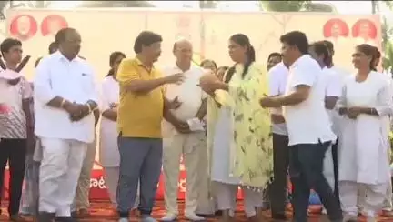రాజమండ్రి సిటీ: కడియం నర్సరీలలో అభివృద్ధి చేసిన మామిడిపళ్ళకు కొత్త పేర్లు పెట్టిన మంత్రి దుర్గేష్ కలెక్టర్ ప్రశాంతి