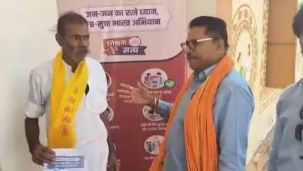मंदसौर: मंदसौर के नावली गांव पहुंचा टीबी मुक्त रथ, DM के निर्देश पर लोगों को टीबी से बचने के लिए किया जागरूक