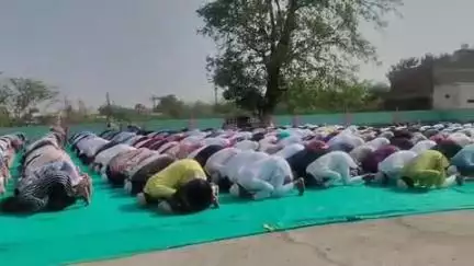 लाडपुरा: मंडाना कस्बे में ईद उल अजहा का त्यौहार मनाया गया, ईदगाह पर मुस्लिम भाइयों ने अदा की नमाज और देश में अमन चैन की दुआ की