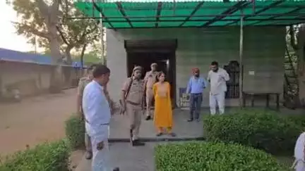 किरावली: फतेहपुर सीकरी के एक होटल में आपत्तिजनक हालात में मिले युवक और युवती को पुलिस ने चेतावनी देकर छोड़ा