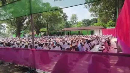 রাজগঞ্জ: সাম্প্রদায়িক সম্প্রীতির বার্তা দিয়ে সারা দেশের সাথে সুলকাপাড়াতে  আঞ্জুমান সমিতির ঈদ ময়দানে ঈদ উৎসব পালীত হলো ঈদ