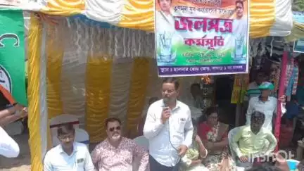বর্ধমান ২: বাঘার ১ অঞ্চল তৃণমূল কংগ্রেসের পক্ষ থেকে হালদার রোড এলাকায় জলসত্রের আয়োজনে উপস্থিত বিধায়ক