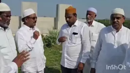 ఆదోని: వచ్చే ఏడాదిలో అయినా పట్టణంలో ఈద్గా నిర్మాణం పనులు పూర్తి చేయాలని ఆదోని ముస్లిం మత పెద్దల విజ్ఞప్తి