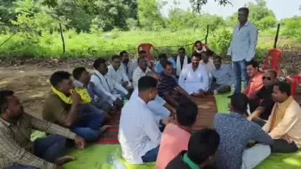 କଣ୍ଟାବାଞ୍ଜି: ରେଙ୍ଗାଲି ଗାଁରେ ବିଜେଡି ର କାର୍ଯ୍ୟକର୍ତା ଙ୍କୁ ନେଇ ବୈଠକ
