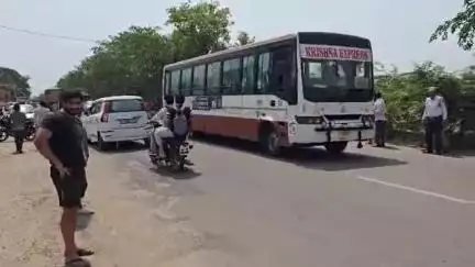 झज्जर: रेवाड़ी बाईपास पर ट्रक ने बाइक को मारी टक्कर, बाइक सवार की हुई मौत