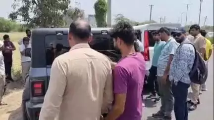 झज्जर: बहादुरगढ़ में थार चालक की दादागिरी, पुलिस अधिकारी द्वारा थार रोकने पर किया हंगामा