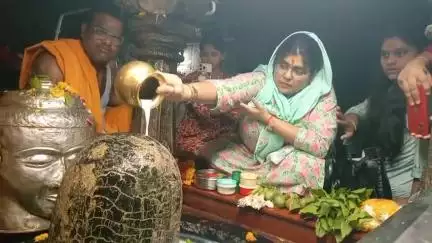 औंढा नागनाथ: भोकर विधानसभेच्या आमदार श्रीजया चव्हाण यांनी घेतले औंढा नागनाथ येथील श्री नागनाथाचे दर्शन