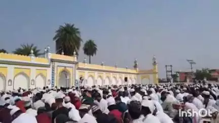 अकबरपुर: अंबेडकरनगर में शांतिपूर्ण ढंग से मनाई गई बकरीद, ईदगाह में हजारों लोगों ने पढ़ी नमाज; प्रशासन रहा अलर्ट