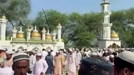 धोरैया: बकरीद पर अठगामा ईदगाह में मुस्लिम समुदाय के लोगों ने नमाज़ अदा की