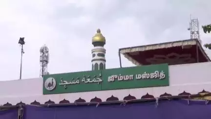 மயிலாப்பூர்: பக்ரீத் பண்டிகை- ஜும்மா மஸ்ஜித்தில்   ஒருவரை ஒருவர் ஆரத்தழுவி வாழ்த்திய இஸ்லாமியர்கள்