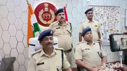 जमुई: पुलिस ने 15 वर्षों से फरार नक्सली सरिता उर्फ सीता सोरेन को करमा गांव से किया गिरफ्तार, SP ने प्रेस वार्ता में दी जानकारी