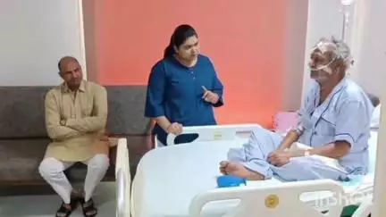 प्रतापगढ़: सांसद सीपी जोशी और भाजपा कार्यकर्ताओं ने अहमदाबाद अस्पताल में पूर्व जनजाति मंत्री नंदलाल मीणा से मुलाकात की