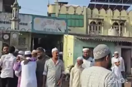 માંગરોળ: ઝંખવાવ,મોસાલી, માંગરોળ સહિત વિવિધ ગામોમાં મુસ્લિમ પરિવારો દ્વારા બકરી ઈદ ની ઉજવણી કરવામાં આવી