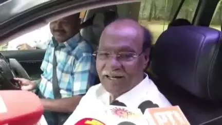 திண்டிவனம்: ஆடிட்டர் குருமூர்த்தி என்னிடம் பேசிக் கொண்டிருக்கிறார். அவரை நான் ரொம்ப மதிக்கிறேன் தைலாபுரம் தோட்டத்தில் பாமக நிறுவனர் ராமதாஸ் பேட்டி