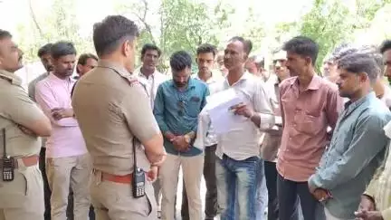 मंदसौर: डॉक्टर और स्टाफ नर्स की लापरवाही से महिला की मौत, कार्रवाई के लिए एसपी ऑफिस में दिया शिकायती आवेदन
