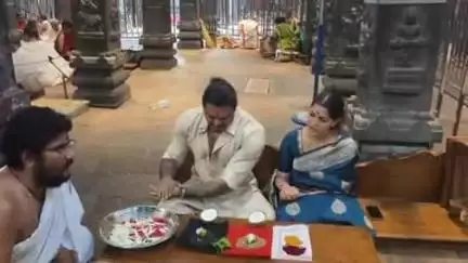 ముక్కంటిని దర్శించుకున్న ప్రముఖ తమిళ సినీ హీరోయిన్ వరలక్ష్మి శరత్ కుమార్