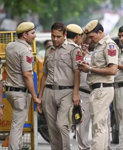दिल्ली पुलिस ने ईद पर बढ़ाई सुरक्षा, सोशल मीडिया पर निगरानी जारी