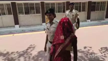 जमुई: करमा गांव से पुलिस ने 15 साल से फरार महिला नक्सली सरिता सोरेन को गिरफ्तार किया, एसपी ने दी जानकारी