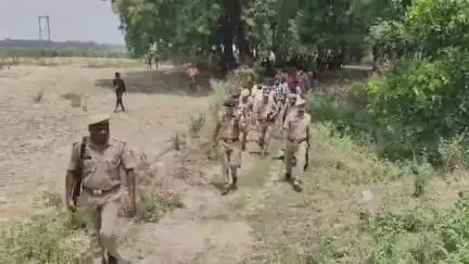शाहबाद: सिधौली गांव का रहने वाला ग्राम विकास अधिकारी दाउदनगर में एक खेत में बेहोशी की हालत में मिला, अस्पताल में भर्ती कराया गया