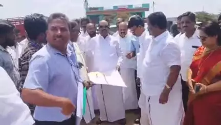திருப்பத்தூர்: முதல்வர் வருகைக்காக  மண்டலவாடி பகுதியில் விழா மேடை அமைக்கும் இடத்தை அமைச்சர் எ.வ. வேலு நேரில் ஆய்வு