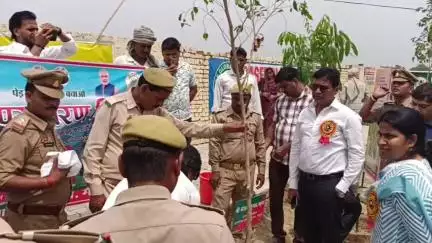 मैनपुरी : रासी ग्लोबल स्कूल में पौधे लागाकर मनाया गया पर्यावरण दिवस !