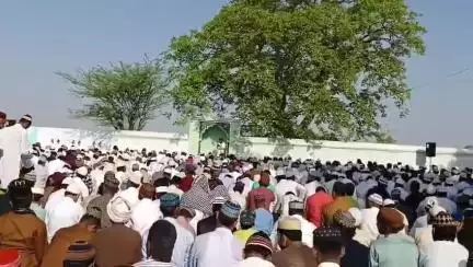 चरखारी: चरखारी नगर में हर्षोल्लास के साथ मनाई गई ईद-उल-अजहा, दिनभर चला कुर्बानी और दावतों का दौर