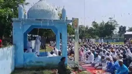 নাওবৈচা: চিলনীবাৰী আঞ্চলিক ঈদগাহত সমজুৱাকৈ ঈদ উল আজহাৰ নামাজ সম্পন্ন, অংশগ্ৰহণ কৰে প্ৰায় তিনি হাজাৰ লোকে
