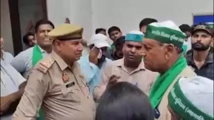 खुर्जा: भाकियू महाशक्ति के कार्यकर्ता पहुंचे थाने, खुर्जा नगर क्षेत्र में महिला से छेड़छाड़ व धारदार हथियार से हमला करने का आरोप
