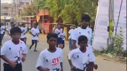 பரமக்குடி: கலைஞரின் பிறந்தநாள் விழாவை முன்னிட்டு முத்தையா கோவில் பகுதியில் 4ம் ஆண்டு மினி மாரத்தான் போட்டி