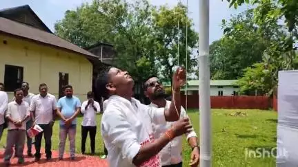 বিশ্বনাথ: অসম চাহ মজদুৰ সংঘ বিশ্বনাথ চাৰিআলি শাখা কার্যালয়ৰ চৌহদত আটছাৰ ৩৭তম্ ছহিদ দিৱস পালন