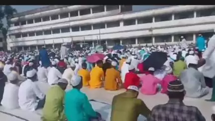 কুমারগঞ্জ: কুমারগঞ্জে ইদের নমাজে জেলা আরটিও বোর্ডের মেম্বার মফিজ উদ্দিন মিয়া