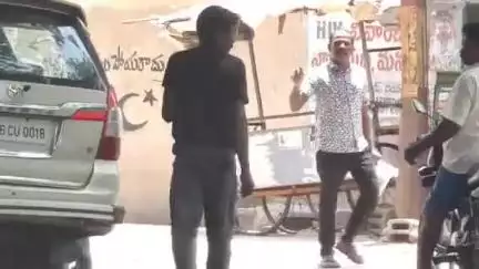 హనుమాన్ పేటలో రాళ్లతో దాడి చేసుకున్న మందుబాబులు