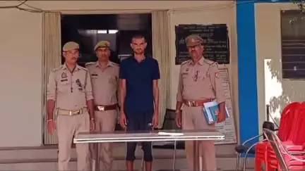 बबेरू: बबेरू कोतवाली पुलिस ने चेकिंग और गश्त के दौरान एक अभियुक्त को अवैध तमंचा व कारतूस के साथ गिरफ्तार किया, भेजा जेल
