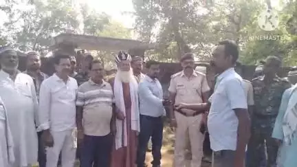 पथरगामा: बकरीद पर्व को लेकर प्रशासन मुस्तैद, मस्जिदों में पुलिस तैनात कर विधि व्यवस्था कायम की गई