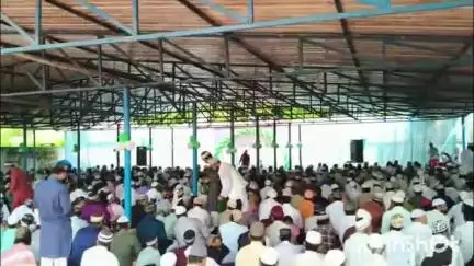 लखनपुर: लखनपुर नगर सहित ग्रामीण क्षेत्रों में हर्षोल्लास व शांतिपूर्ण ढंग से मनाया गया ईद उल अजहा का त्यौहार