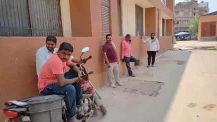 बेतिया: जयमंगलापुर पेट्रोल पंप के पास करंट लगने से ट्रक खलासी घायल, इलाज के दौरान हुई मौत