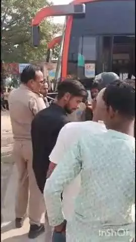 लखीमपुर: सोशल मीडिया पर हुआ प्यार, फिर विवाहिता हुई गायब, लखीमपुर खीरी में युवक के घर पहुंचा मायका पक्ष, मचा हंगामा