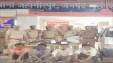 खुर्जा: गोविला के रास्ते पर तालाब के पास जहांगीरपुर पुलिस ने चोर गिरोह के 4 शातिर सदस्यों को किया गिरफ्तार