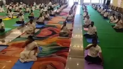 యోగాసనాలు క్రమ పద్ధతిలో చేస్తే ఆరోగ్యం మెరుగు అవుతుంది : జడ్పీ చైర్ పర్సన్ బోయ గిరిజమ్మ