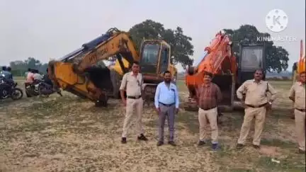 खनि निरीक्षक ने 3 रेत माफिया के खिलाफ दर्ज कराई FIR, करही की महानदी में 3 चेन माउंटेन की सील को तोड़कर कर रहे थे उत्खनन