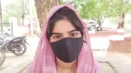 यह जाटव बेटी को सुनिए शादी का झाँसा दे कर यौन शोषण किया गया !! इन बेटियों का दर्द समझना होगा !! 
यह लड़ाई सिर्फ मेरी नहीं है उन सभी बेटियों की है जिनका शोषण भीम आर्मी के लोगों द्वारा हुआ !! 
यह लड़ाई उन युवाओ की है जो चंदू के कारणजेल मे है