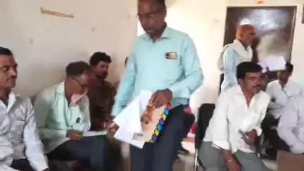 जावरा: ग्राम पंचायत ढोढर के मीटिंग हॉल में विकसित कृषि संकल्प अभियान का आयोजन, किसानों को दी गई विस्तृत जानकारी