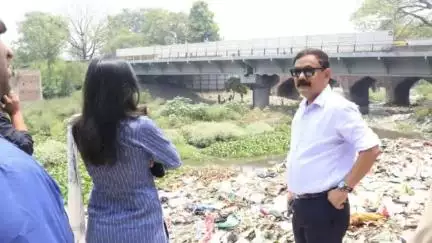 बरेली: डीएम ने किला एवं नकटिया नदी का किया स्थलीय निरीक्षण, अधिकारियों को दिए जरूरी निर्देश