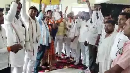 कोचस: राष्ट्रीय जनता दल के कोचस प्रखंड अध्यक्ष का हुआ चुनाव, निर्विरोध प्रखंड अध्यक्ष बने रमेश चौधरी