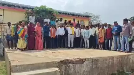सूरजपुर: जिले के भास्कर पारा कोल परियोजना में प्रकाश इंड्रस्ट्रीज द्वारा संचालित कोल माइंस को लेकर लोगों का ग़ुस्सा फूटा