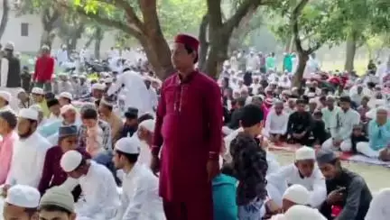 पुपरी: ईद उल अजहा के मौके पर पुपरी के गाढ़ा सहित अन्य मस्जिदों और ईदगाहों में अदा की गई नमाज