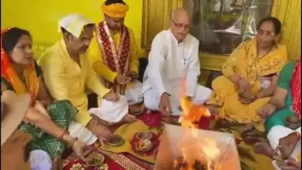 मथुरा: बकरीद पर मूक पशुओं की हत्या के खिलाफ आत्मा की शांति के लिए बद्रीनाथ धाम मंदिर में हवन यज्ञ