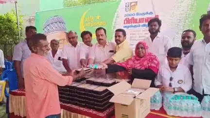 திருக்கழுக்குன்றம்: 10 வது வார்டு பகுதியில் திமுக சார்பில் பக்ரீத் பண்டிகையை முன்னிட்டு 2000 பேருக்கு பிரியாணி உணவு பேரூராட்சி தலைவர் யுவராஜ், வழங்கினார்