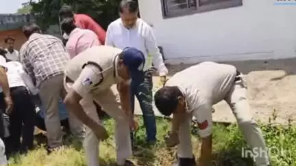 खैरलांजी: थाना रामपायली में भाजपा मंडल पदाधिकारियों द्वारा वृक्षारोपण, पर्यावरण संरक्षण का दिया संदेश